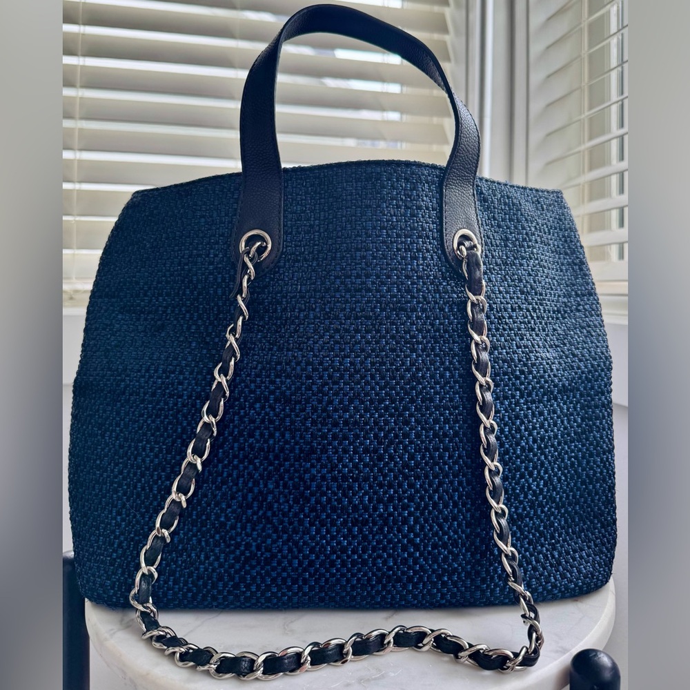 CHANEL Bag - Picture 6 of 15